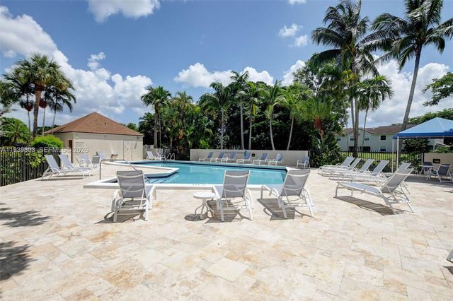 5901 Camino Del Sol 207, Boca Raton, FL 33433