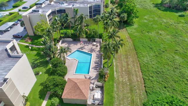 5901 Camino Del Sol 207, Boca Raton, FL 33433