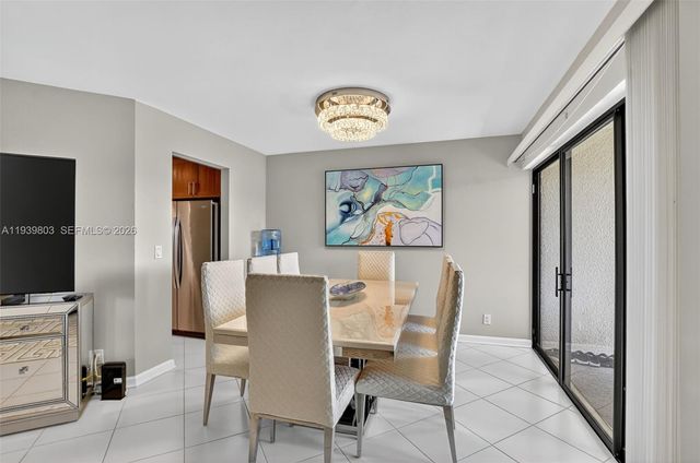 5901 Camino Del Sol 207, Boca Raton, FL 33433