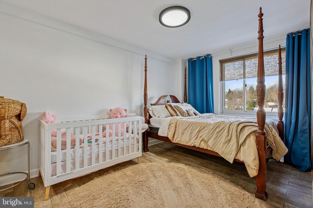 Image 20 of property listing at 1900 LYTTONSVILLE RD #702, Silver Spring, MD 20910