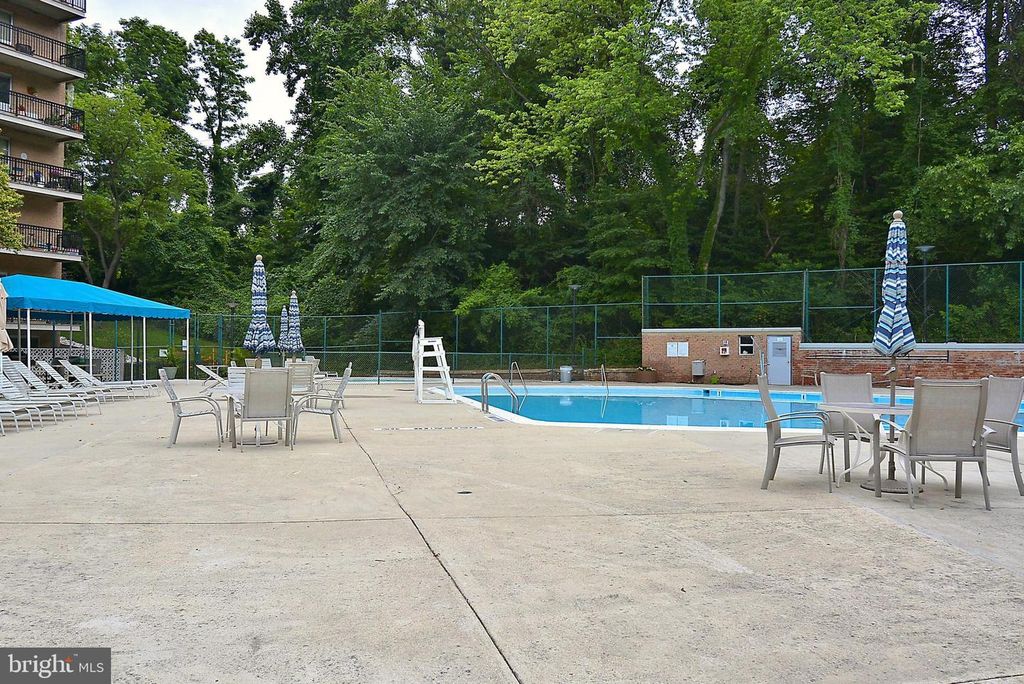 Image 27 of property listing at 1900 LYTTONSVILLE RD #702, Silver Spring, MD 20910