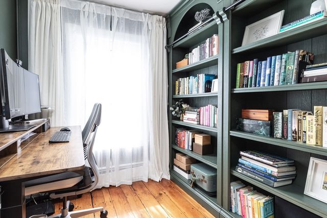 27 Saint James St, Boston, MA 02119