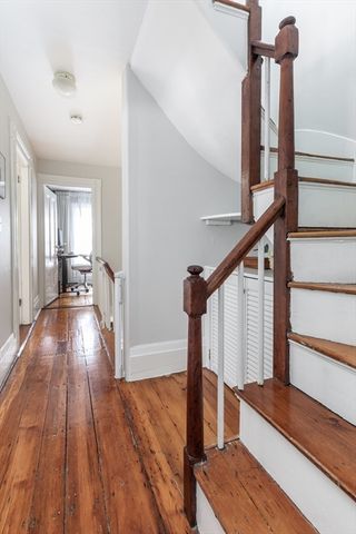 27 Saint James St, Boston, MA 02119