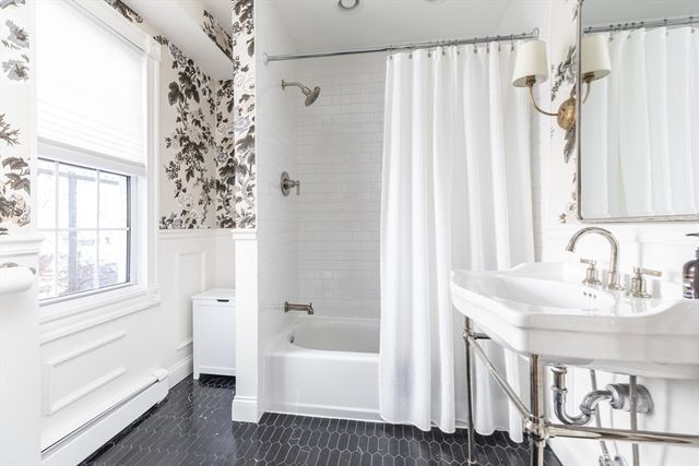 27 Saint James St, Boston, MA 02119