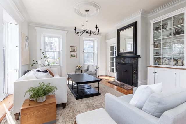 27 Saint James St, Boston, MA 02119