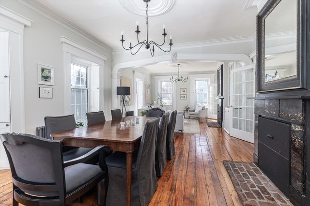 27 Saint James St, Boston, MA 02119