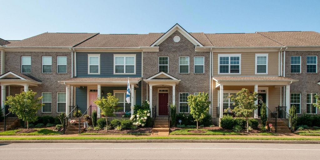 6727 Sunnywood Dr, Nashville, TN 37211