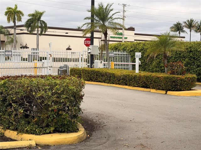 1800 SW 81st Ave 1100, North Lauderdale, FL 33068