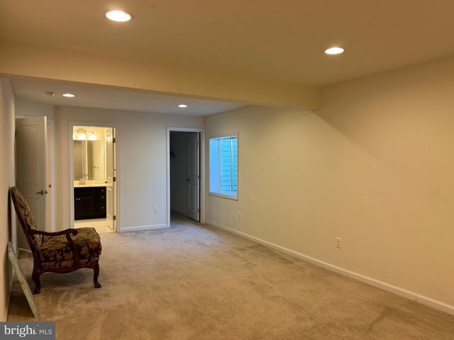 3238 FLEDGLING CIR, Woodbridge, VA 22193