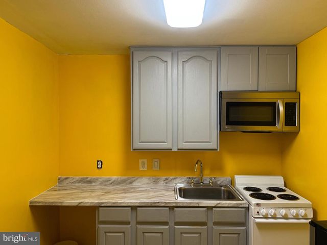 3238 FLEDGLING CIR, Woodbridge, VA 22193