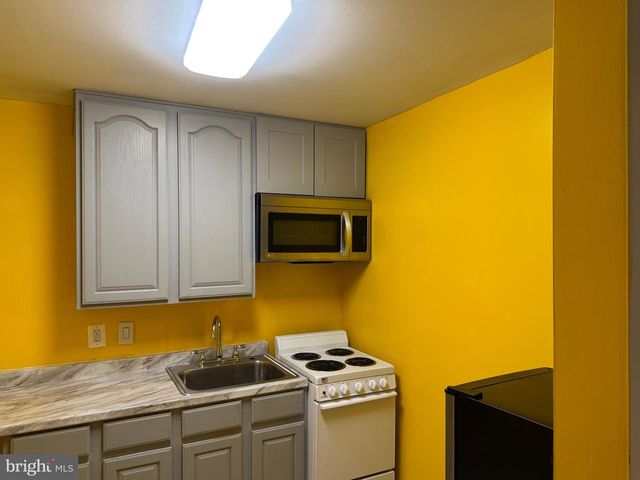 3238 FLEDGLING CIR, Woodbridge, VA 22193