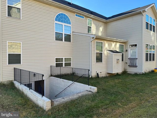 3238 FLEDGLING CIR, Woodbridge, VA 22193