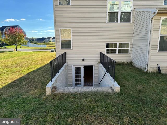 3238 FLEDGLING CIR, Woodbridge, VA 22193