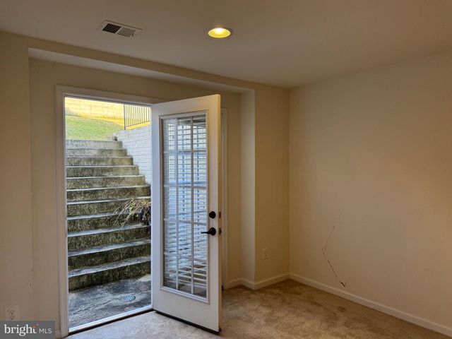 3238 FLEDGLING CIR, Woodbridge, VA 22193