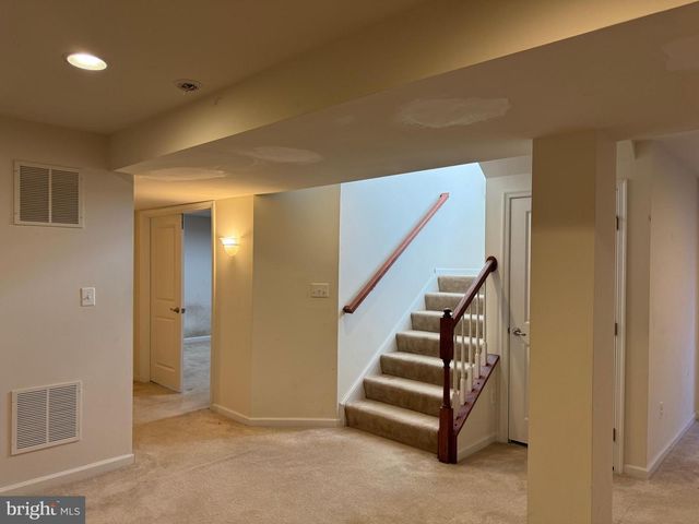 3238 FLEDGLING CIR, Woodbridge, VA 22193