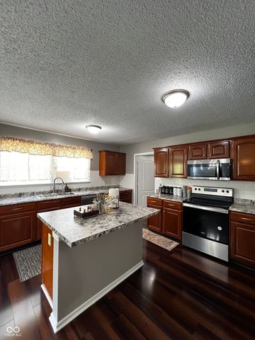 585 Fireside Drive, Greenwood, IN 46143