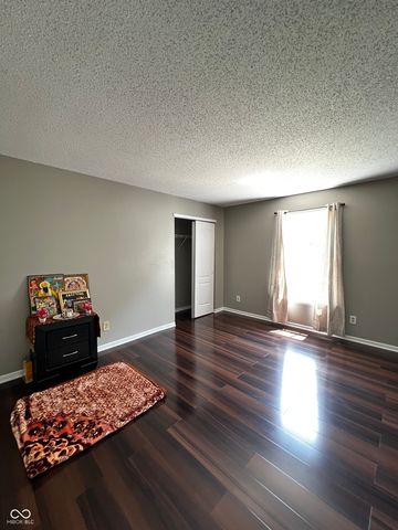 585 Fireside Drive, Greenwood, IN 46143