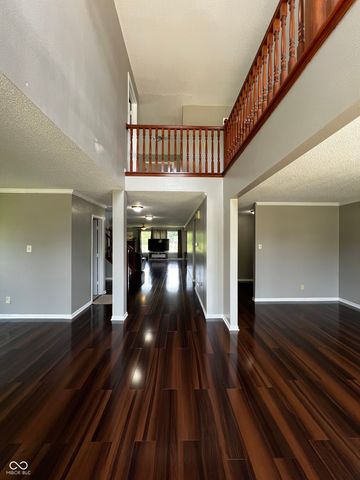 585 Fireside Drive, Greenwood, IN 46143