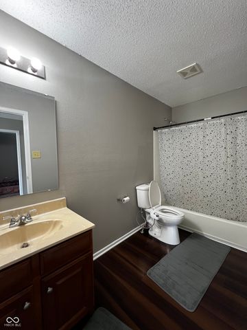 585 Fireside Drive, Greenwood, IN 46143