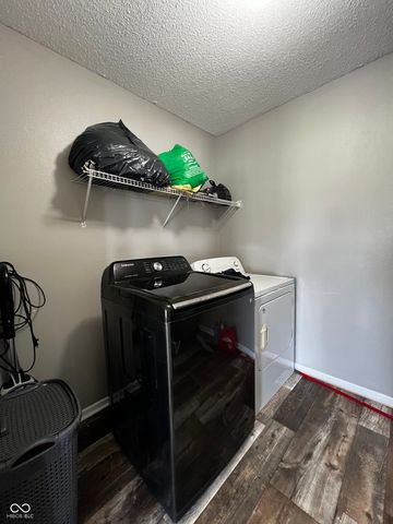 585 Fireside Drive, Greenwood, IN 46143