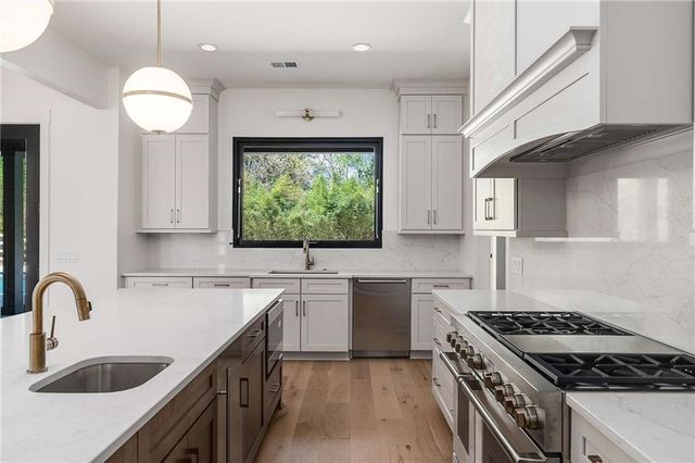 239 Aberdeen Way, Woodstock, GA 30188