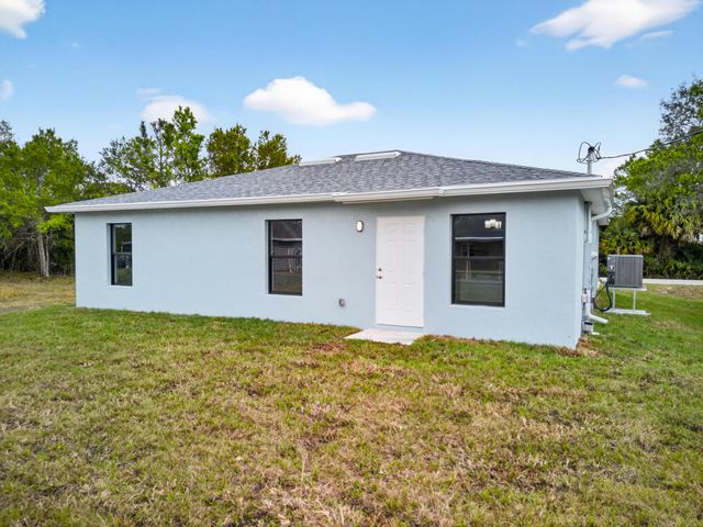 2875 NW 32nd Avenue, Okeechobee, FL 34972