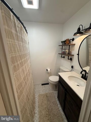 1294 WARWICK RD, Camp Hill, PA 17011