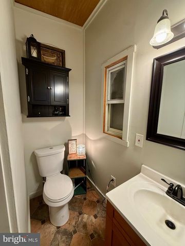 1294 WARWICK RD, Camp Hill, PA 17011