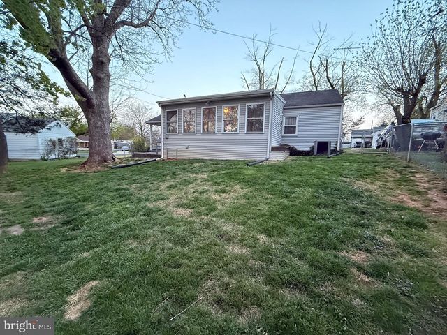 1294 WARWICK RD, Camp Hill, PA 17011