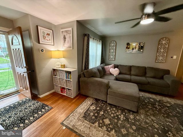 1294 WARWICK RD, Camp Hill, PA 17011