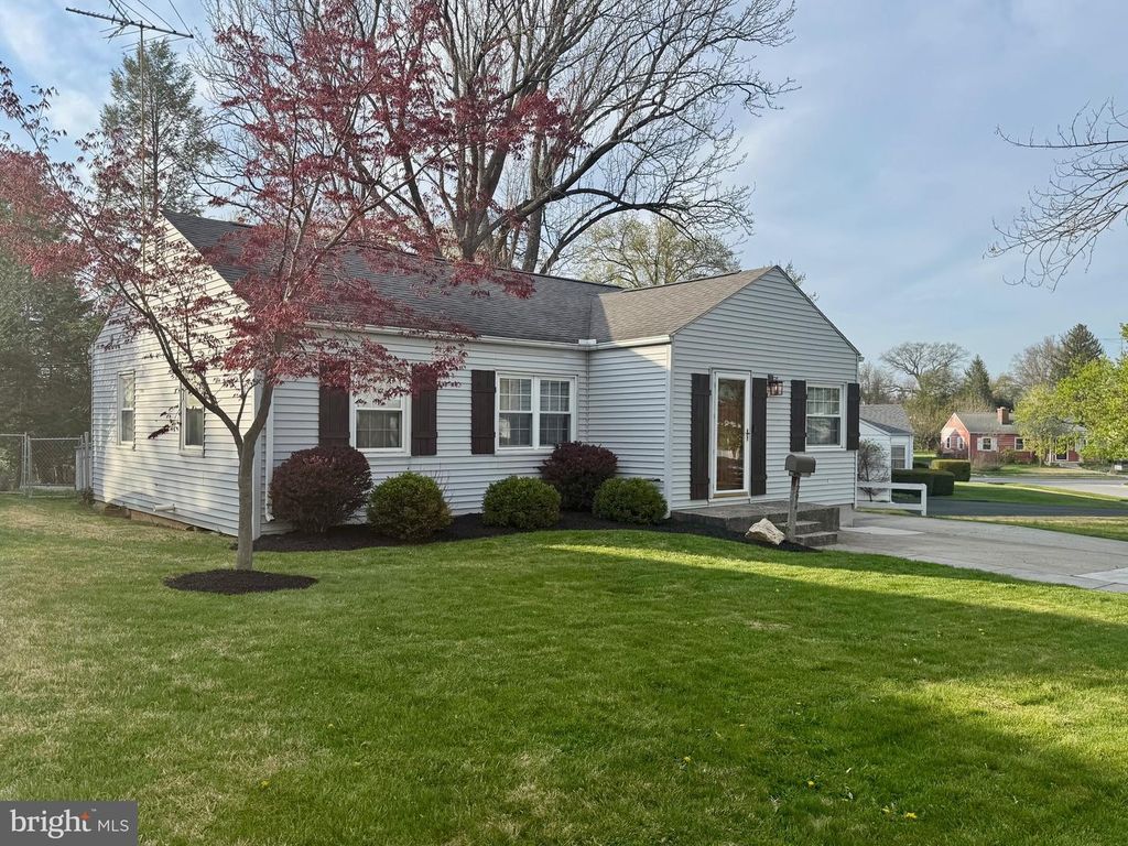 1294 WARWICK RD, Camp Hill, PA 17011