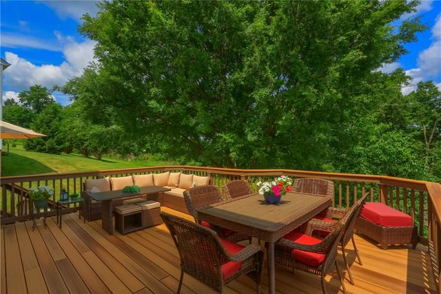 1871 Pioneer Dr, Franklin Park, PA 15143