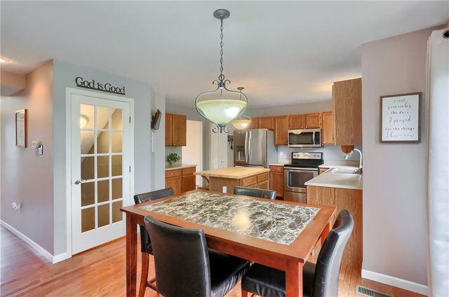 1871 Pioneer Dr, Franklin Park, PA 15143