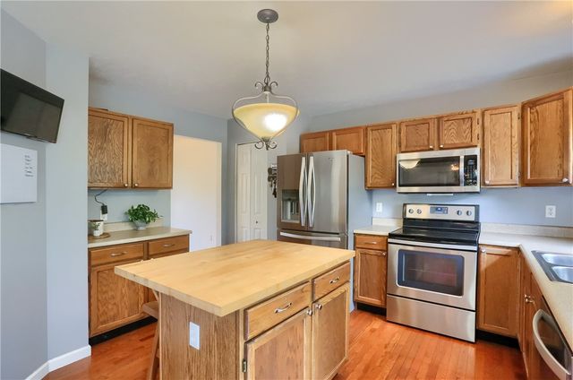 1871 Pioneer Dr, Franklin Park, PA 15143