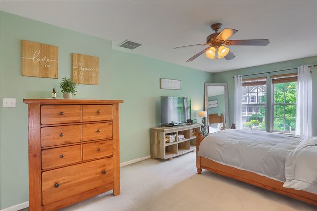 1871 Pioneer Dr, Franklin Park, PA 15143