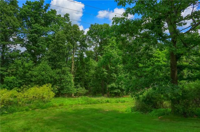 1871 Pioneer Dr, Franklin Park, PA 15143