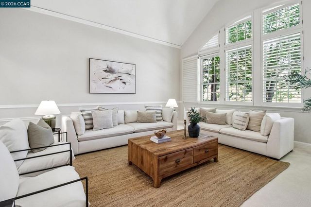 31 Tierra Verde Ct, Walnut Creek, CA 94598