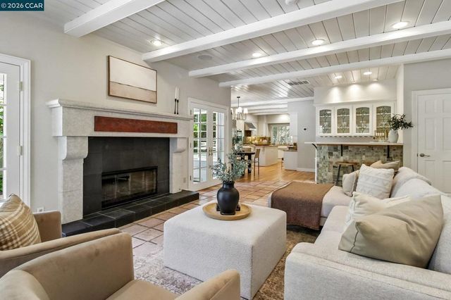 31 Tierra Verde Ct, Walnut Creek, CA 94598