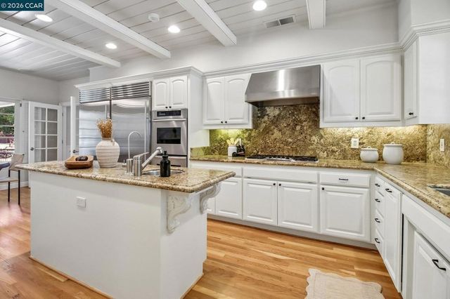 31 Tierra Verde Ct, Walnut Creek, CA 94598