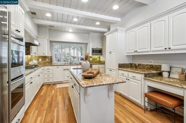 31 Tierra Verde Ct, Walnut Creek, CA 94598