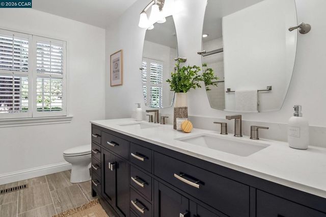 31 Tierra Verde Ct, Walnut Creek, CA 94598