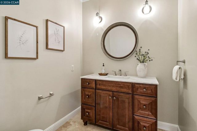 31 Tierra Verde Ct, Walnut Creek, CA 94598
