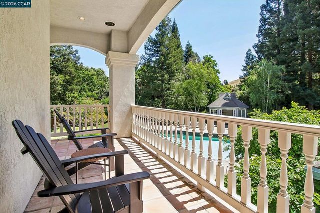 31 Tierra Verde Ct, Walnut Creek, CA 94598