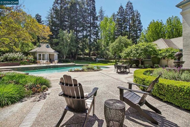 31 Tierra Verde Ct, Walnut Creek, CA 94598