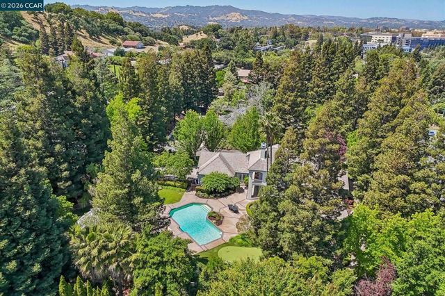 31 Tierra Verde Ct, Walnut Creek, CA 94598