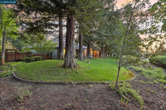 31 Tierra Verde Ct, Walnut Creek, CA 94598