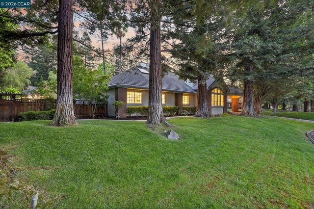 31 Tierra Verde Ct, Walnut Creek, CA 94598