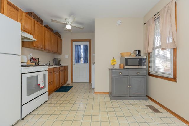 1751 S Parker Drive, Evansville, IN 47714