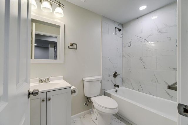 835 Niagara Lane N, Plymouth, MN 55447