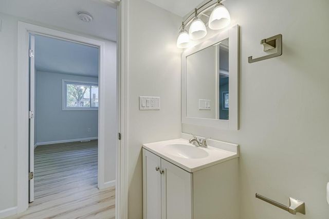 835 Niagara Lane N, Plymouth, MN 55447